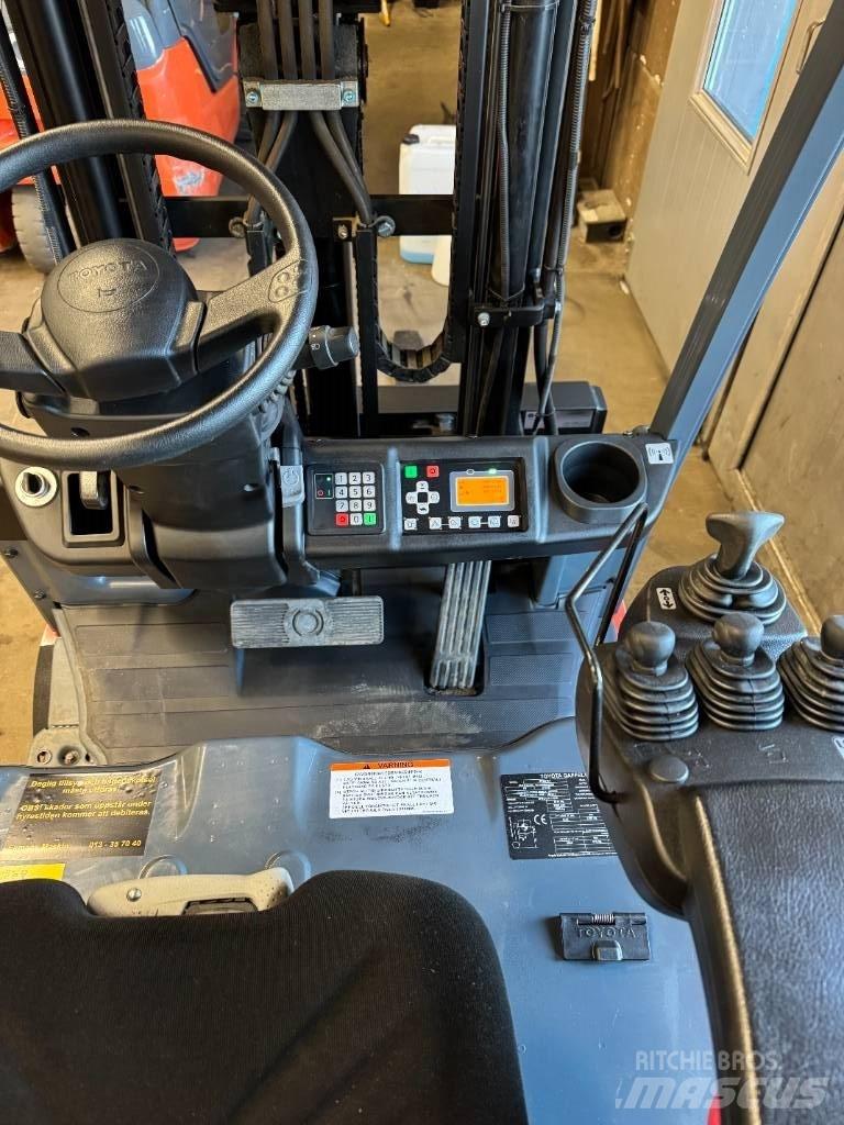Toyota truck 8FBE15T Electric forklift trucks