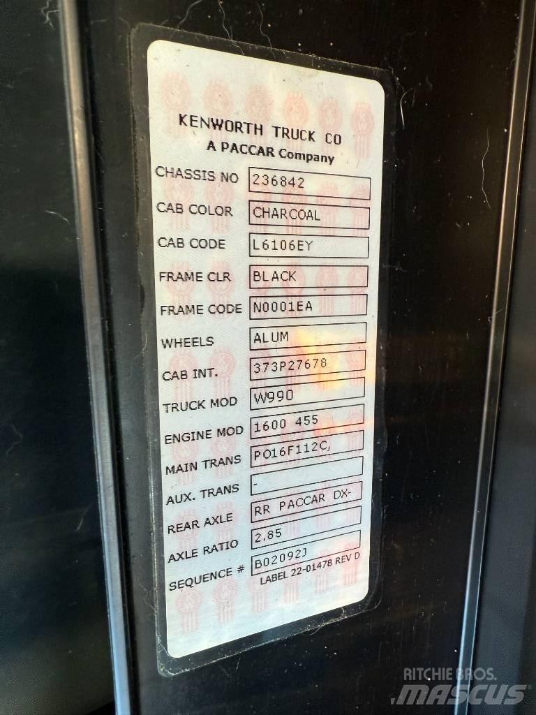 Kenworth W 990 Prime Movers