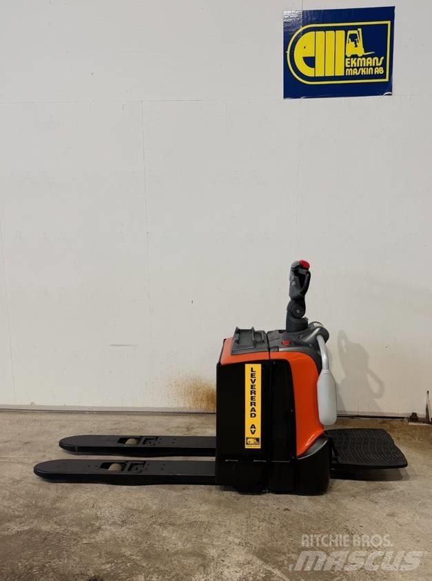 BT truck LPE200 Low lift with platform