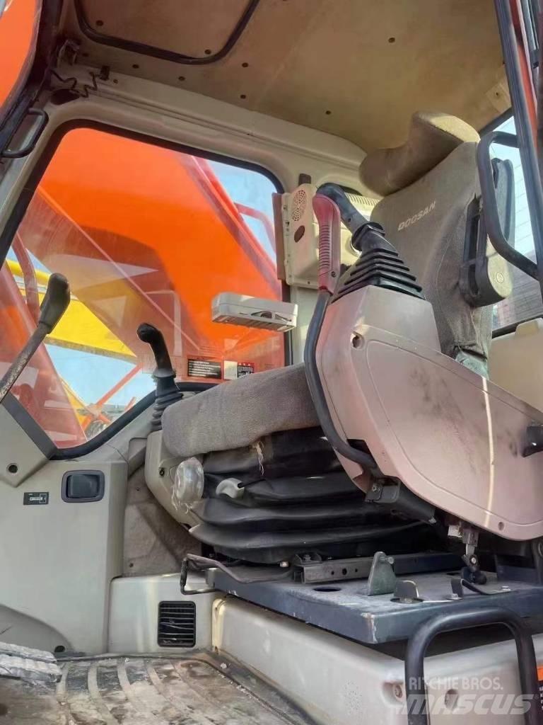 Doosan DH300 Crawler excavators