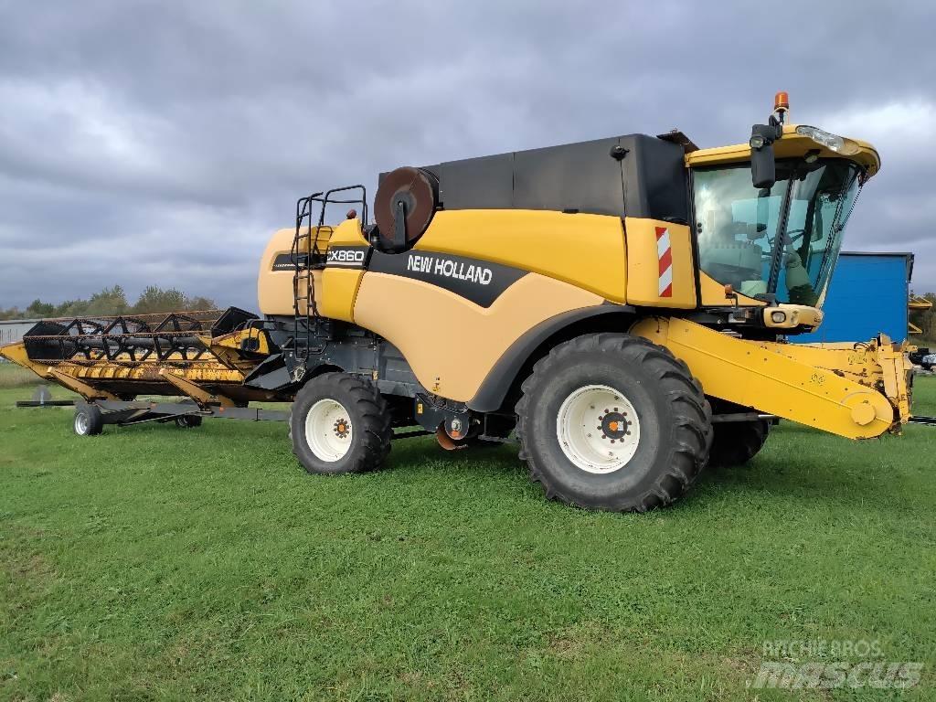 New Holland CX 860 Combine harvesters
