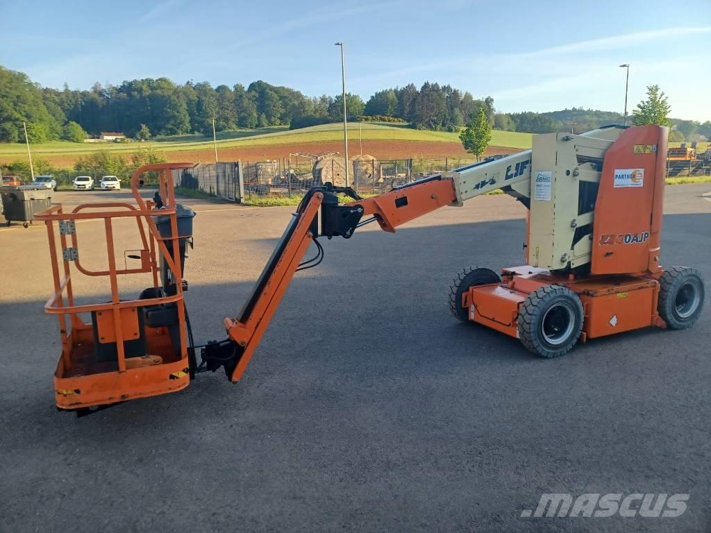 JLG E 300 AJP Articulated boom lifts