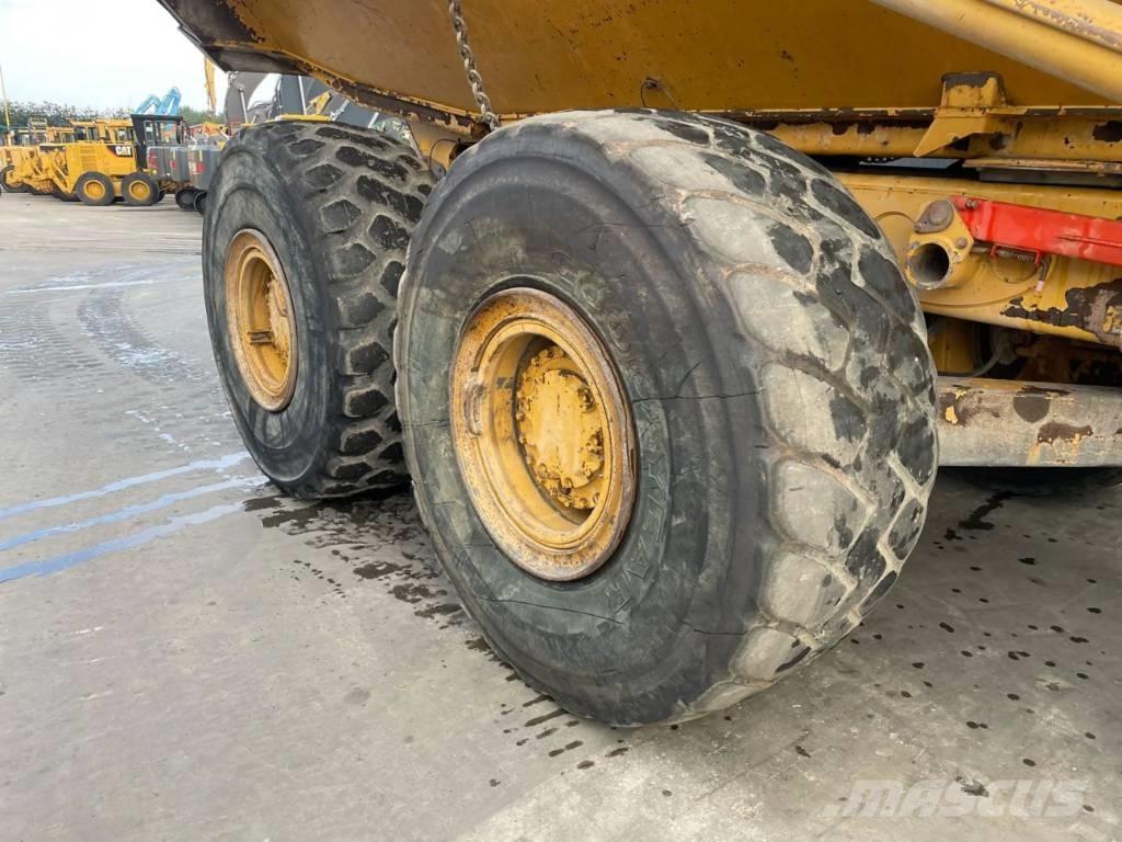 CAT 735 Articulated Haulers
