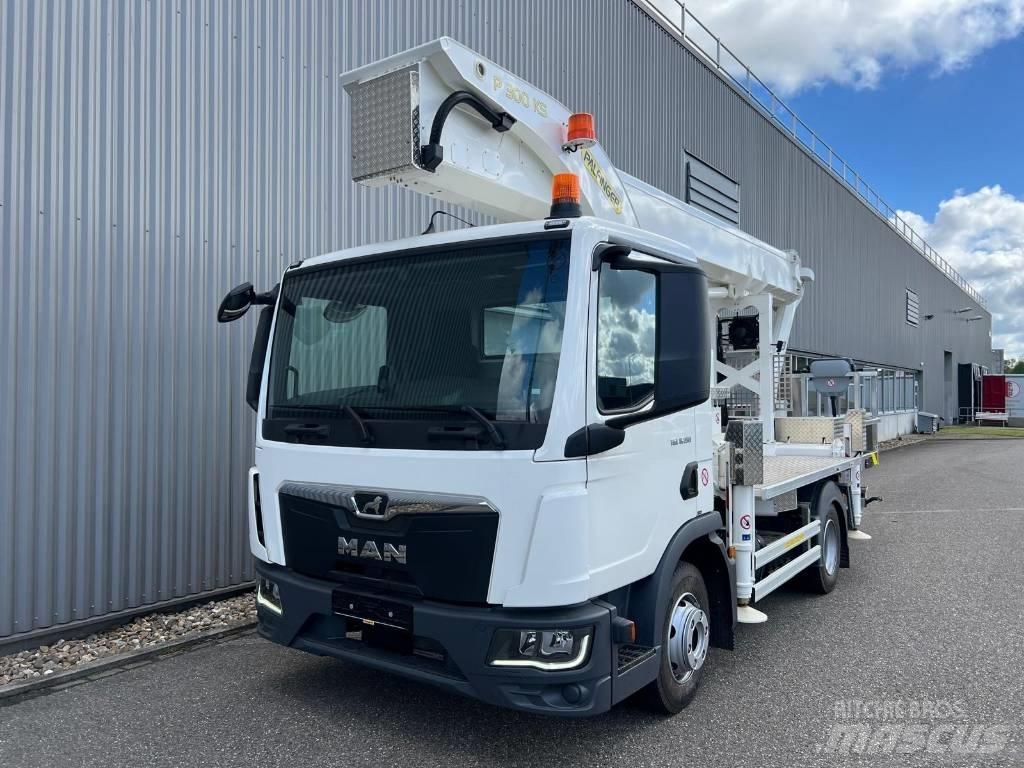 Palfinger P 300 KS Truck mounted platforms