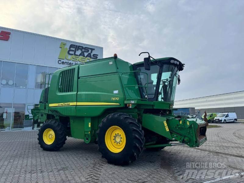 John Deere T 670 Combine harvesters