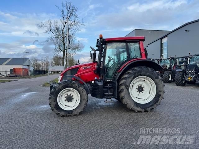 Valtra N123 Hitech5 Tractors