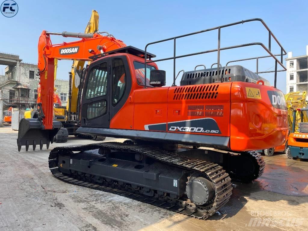 Doosan Dx300 Crawler excavators