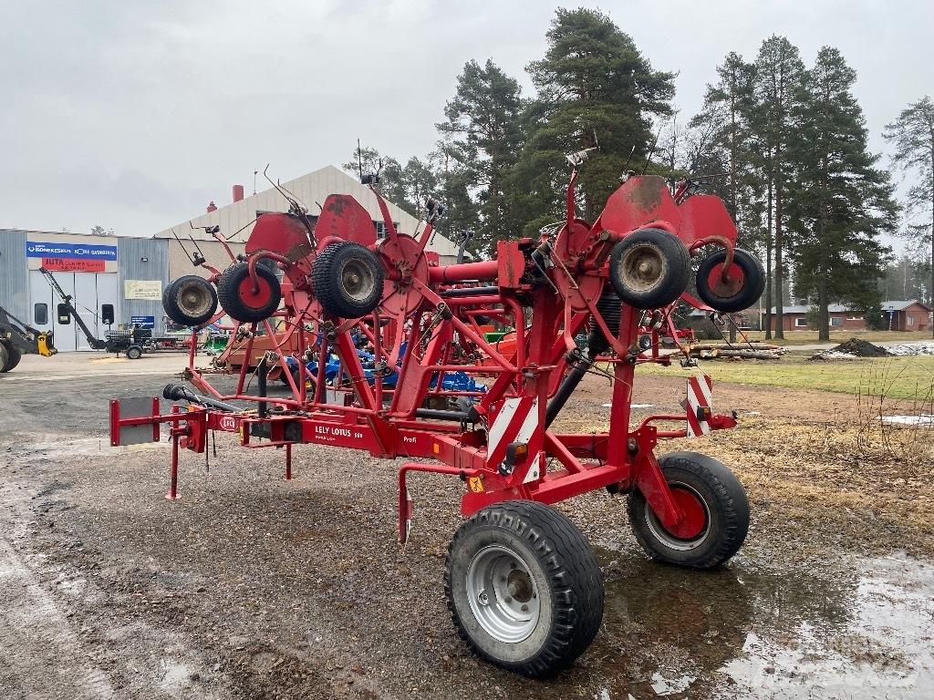 Lely Lotus 900 profi Rakes and tedders