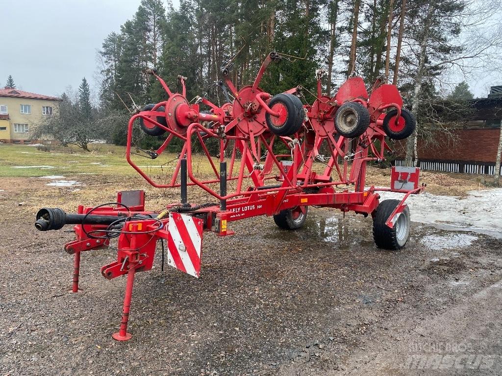 Lely Lotus 900 profi Rakes and tedders