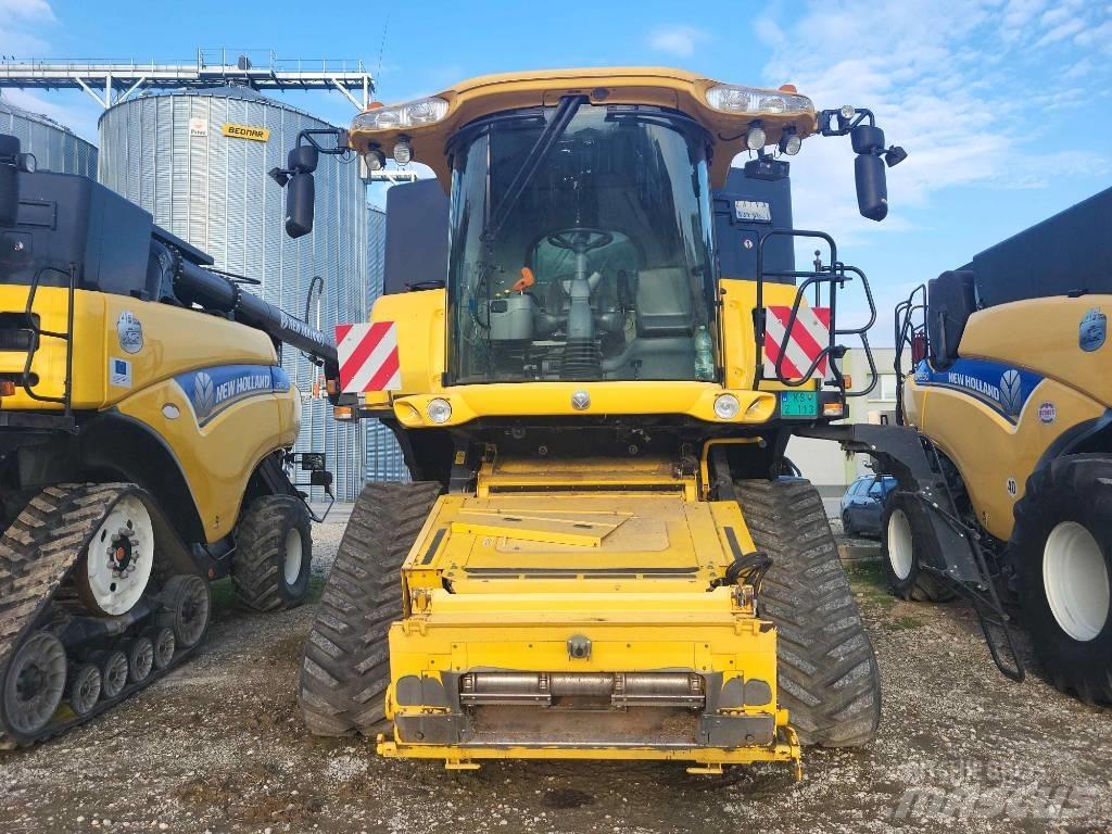 New Holland CR 9090 Combine harvesters