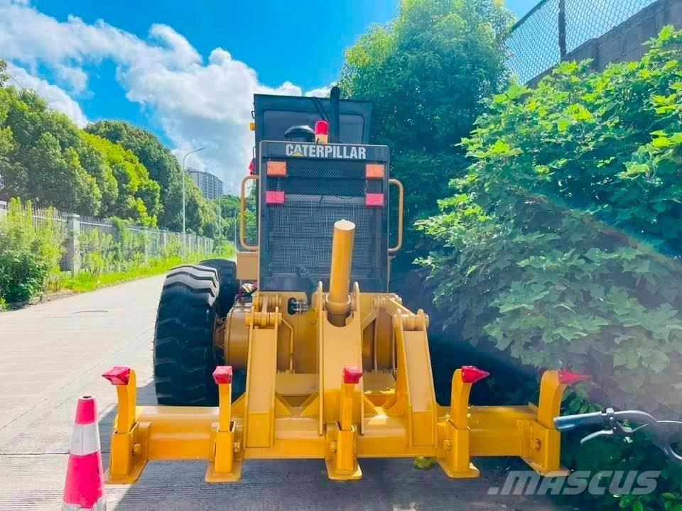 CAT 140h Graders