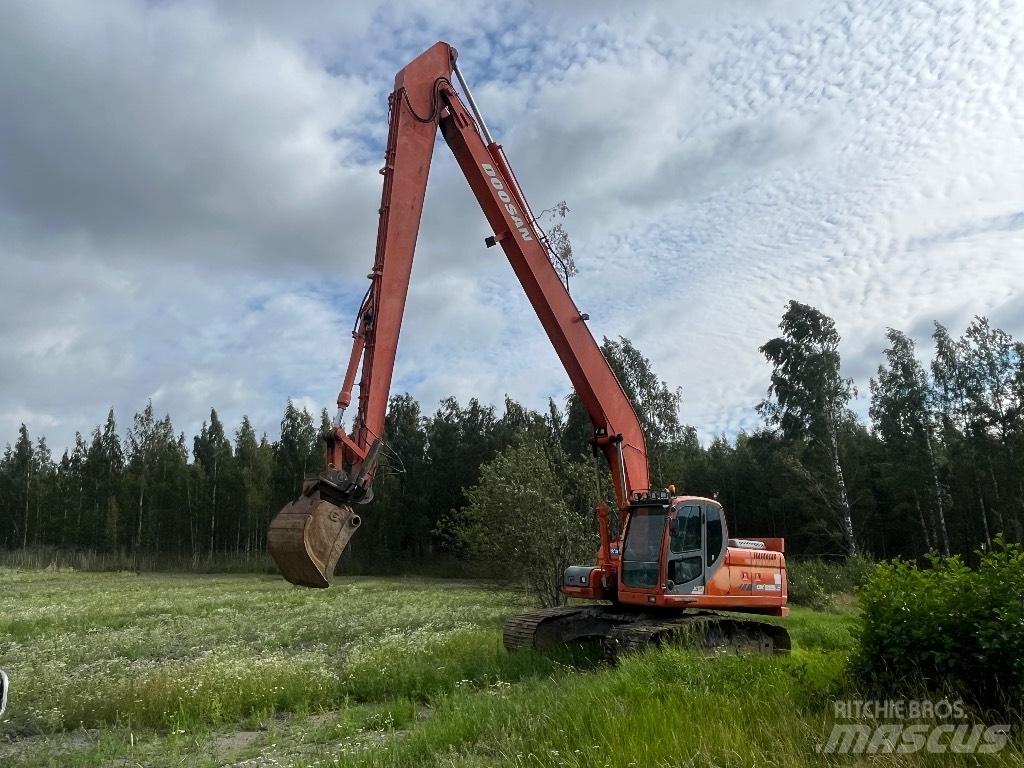 Doosan DX 225 LC Long reach excavators