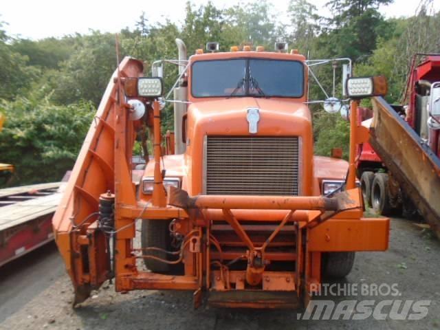 Kenworth T 400 Snow blades and plows