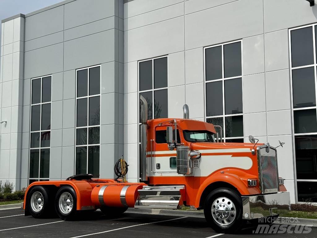 Kenworth W900 Prime Movers