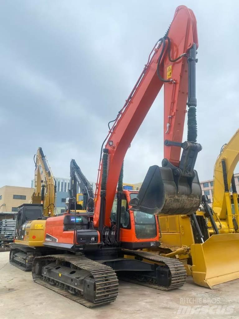 Doosan DX 225 LC Crawler excavators