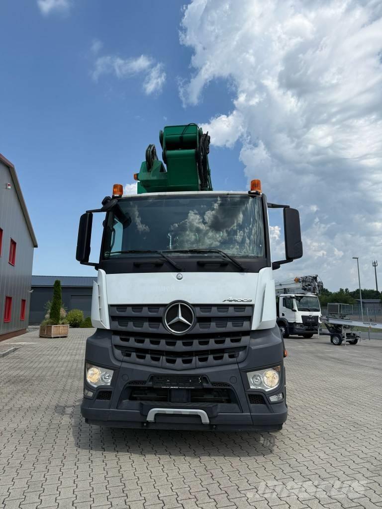 Mercedes-Benz 2643 Rough terrain cranes
