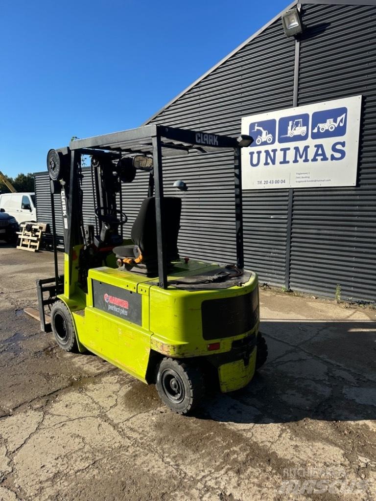 Clark CM25 Electric forklift trucks