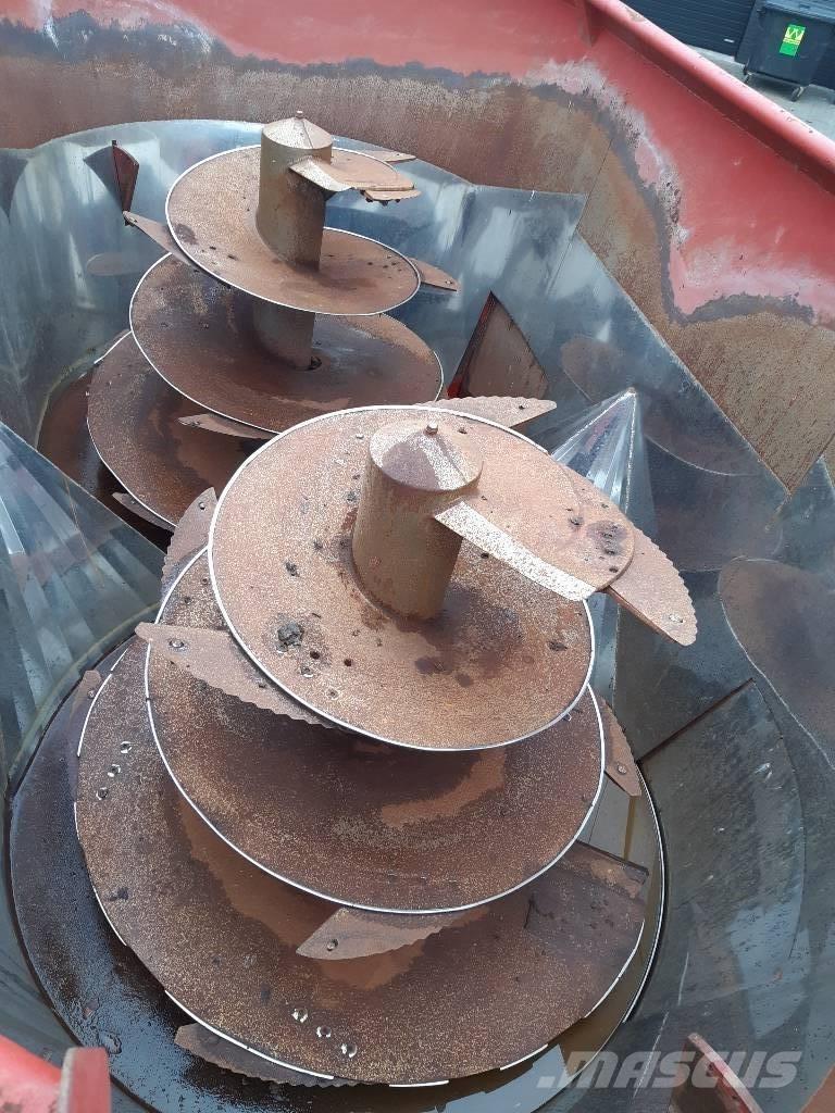 RMH Premium 21 Feed mixer