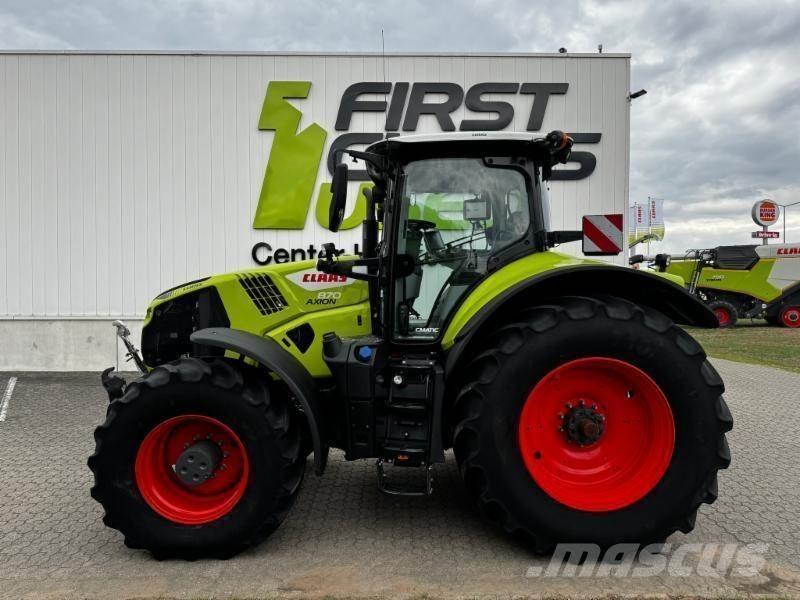 CLAAS AXION 870 Tractors