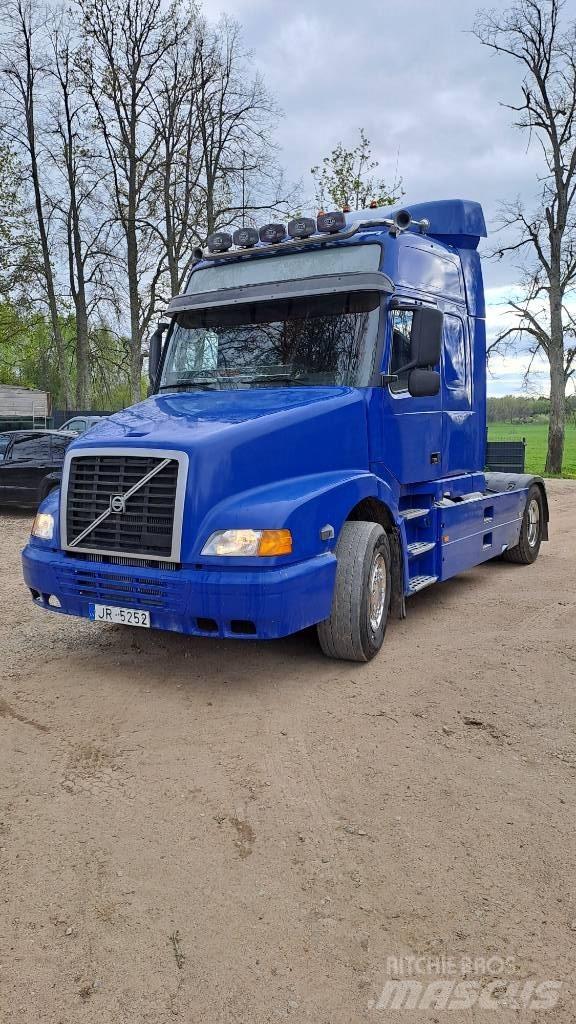 Volvo NH 12 Prime Movers