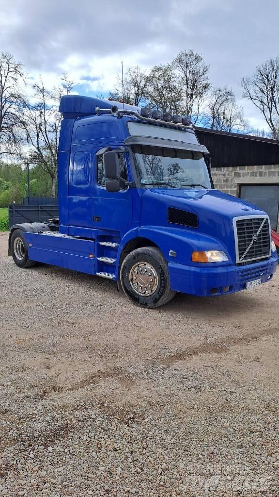 Volvo NH 12 Prime Movers