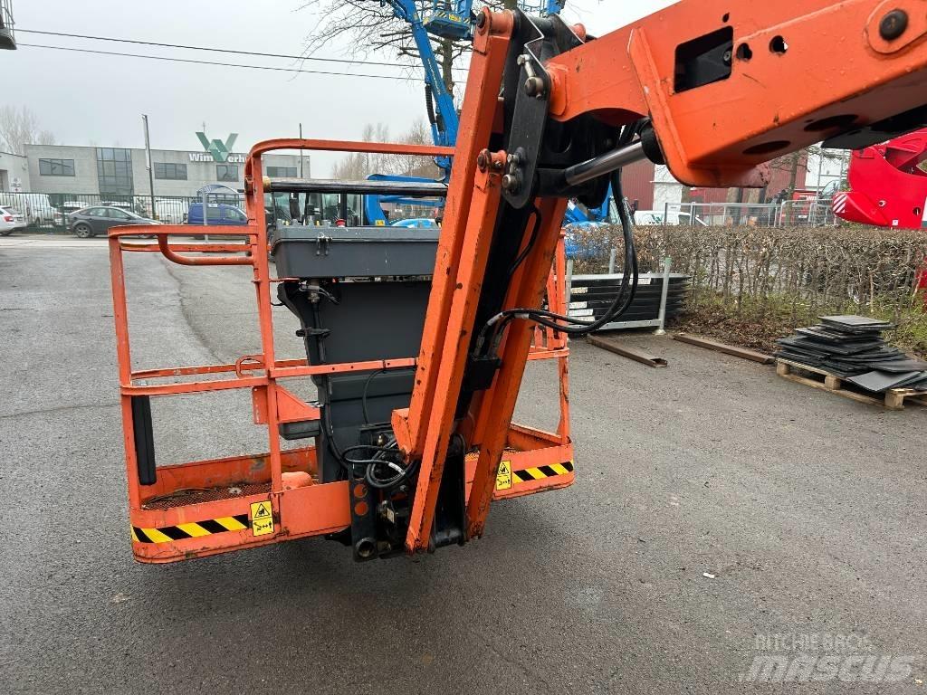 JLG 520 AJ Articulated boom lifts