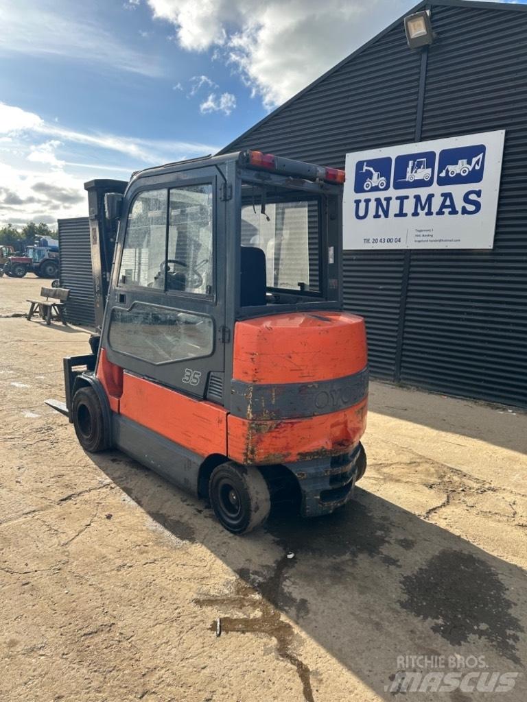 Toyota FBT35 Electric forklift trucks