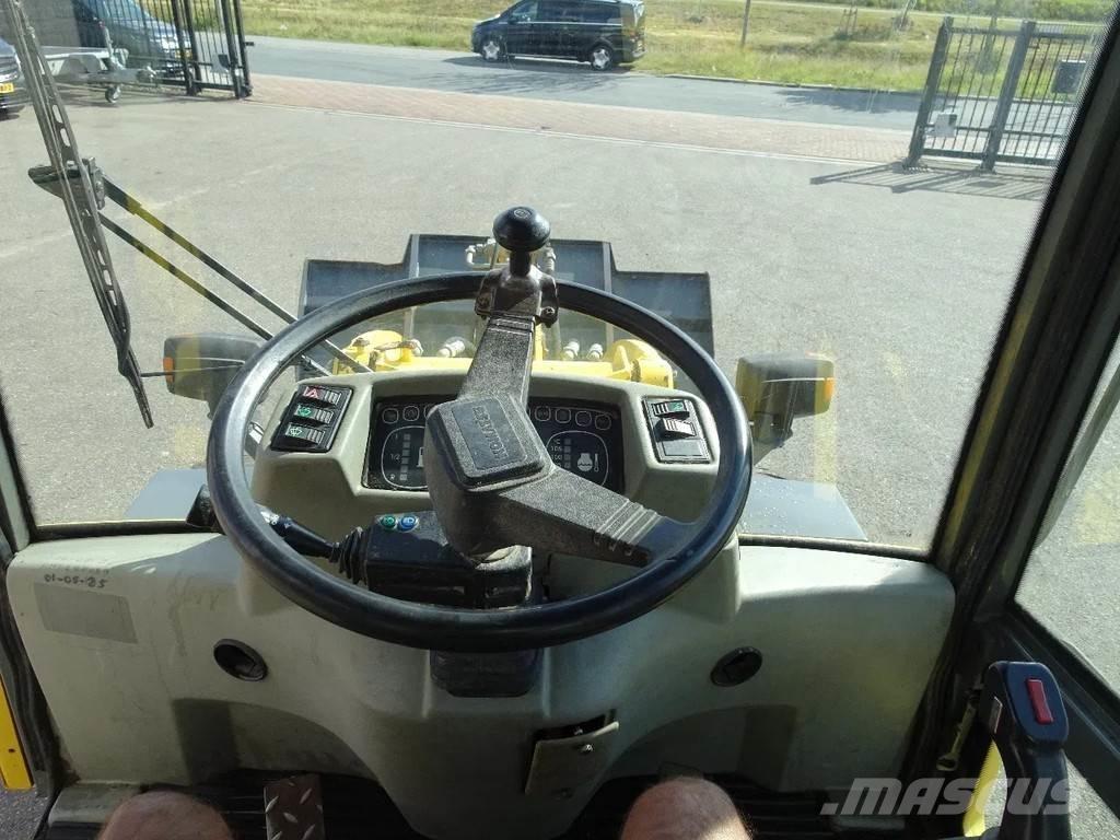 Komatsu WA65-3 Wheel loaders