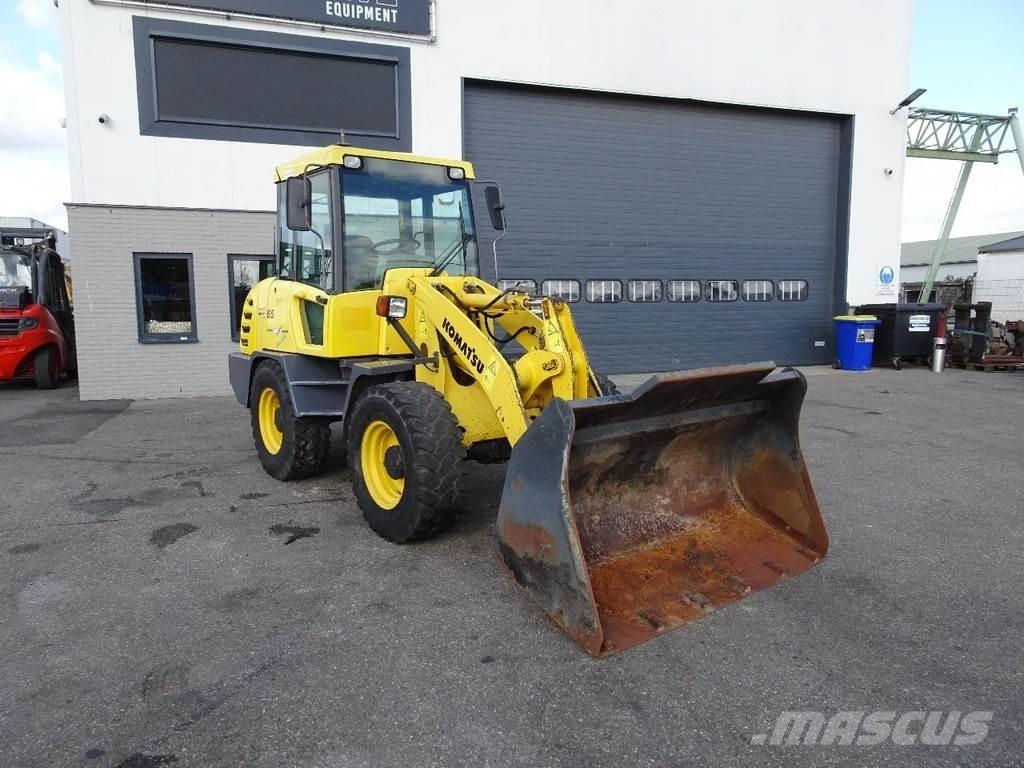 Komatsu WA65-3 Wheel loaders