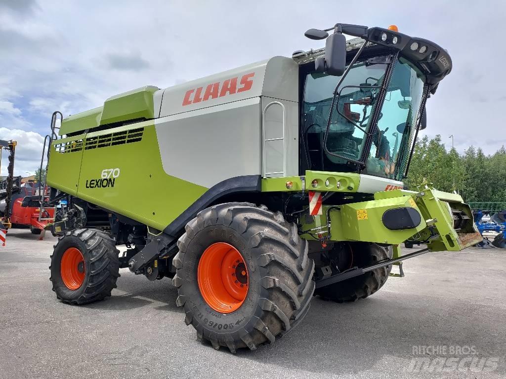 CLAAS Lexion 670 Combine harvesters