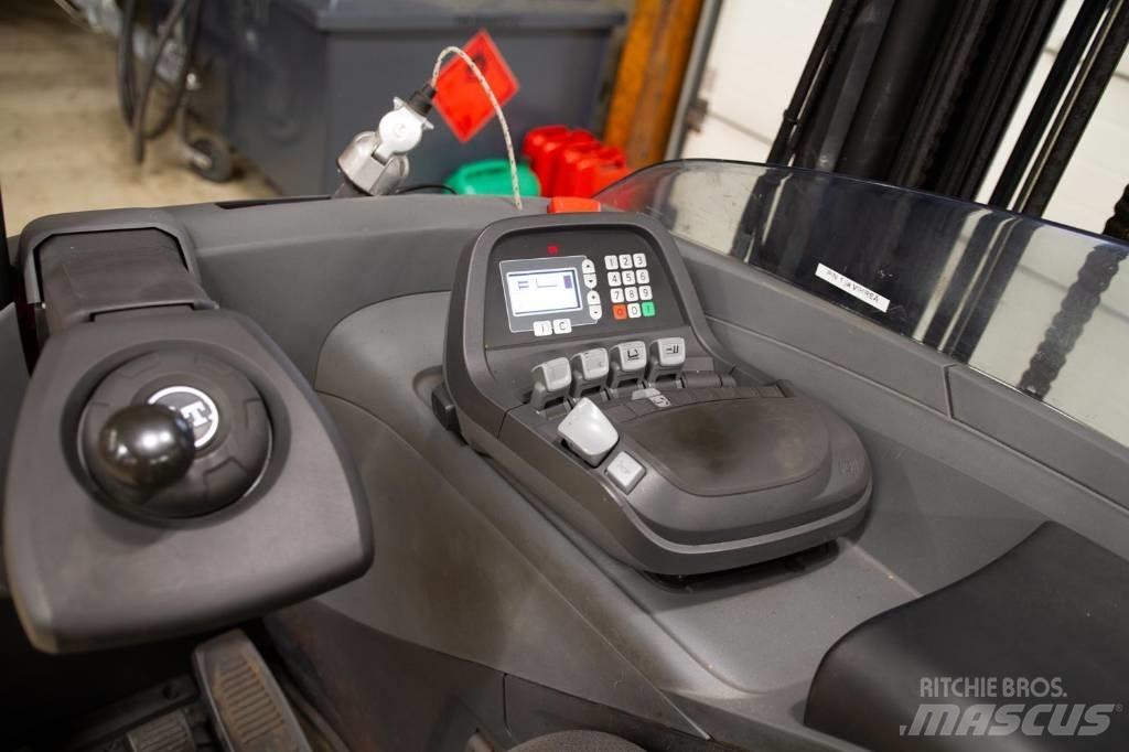 BT RR E 160 Reach truck