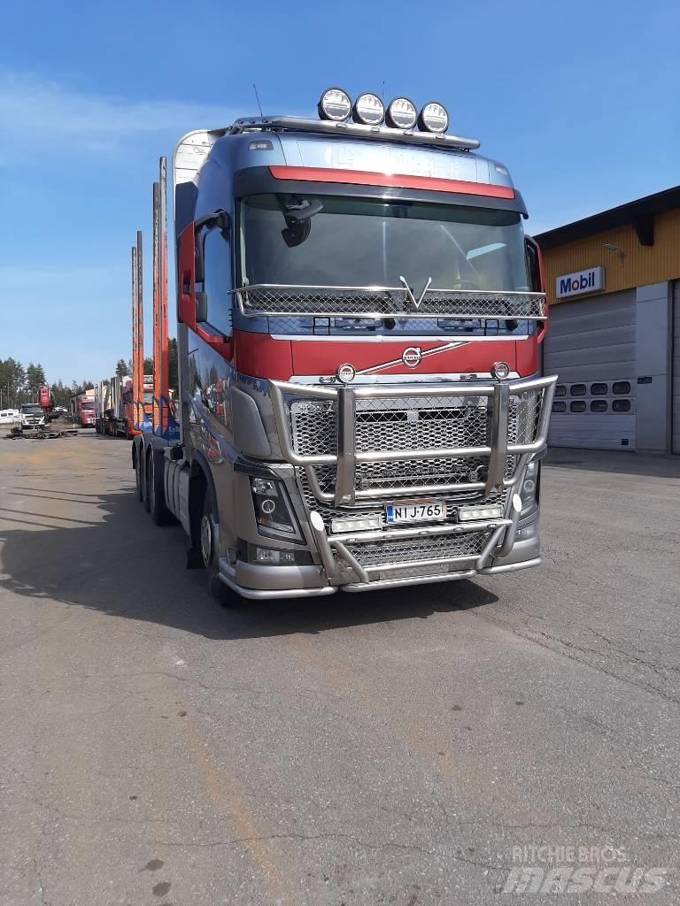 Volvo FH 16 Timber trucks