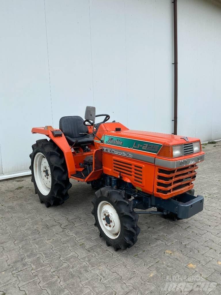 Kubota L1-225 Compact tractors