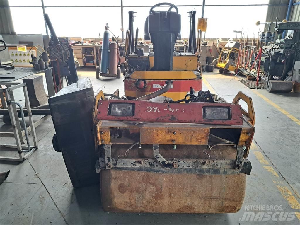 Dynapac CC102 Other