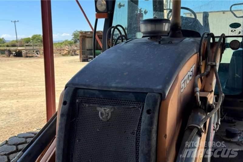 CASE 570 St Backhoe