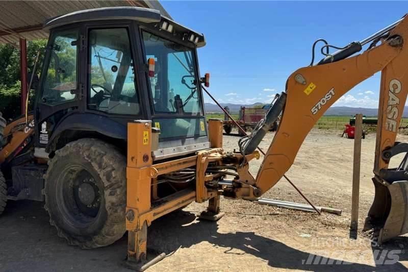 CASE 570 St Backhoe