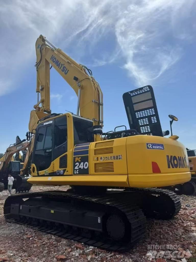 Komatsu 240LC-8 Crawler excavators