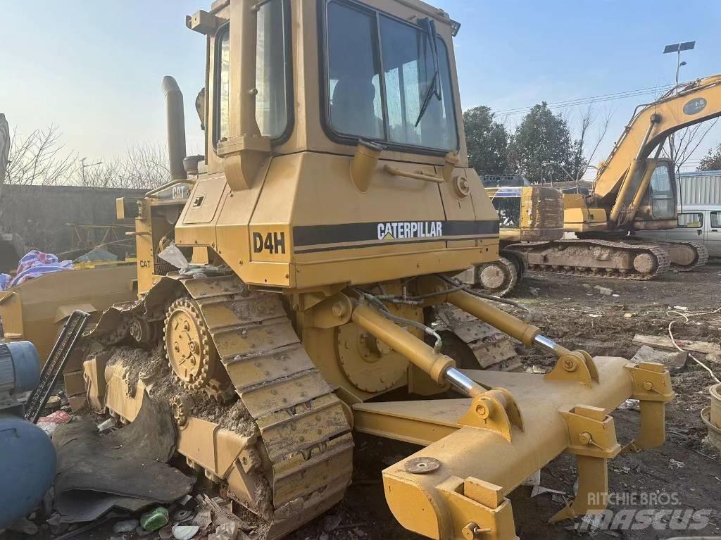 CAT D4H Crawler dozers
