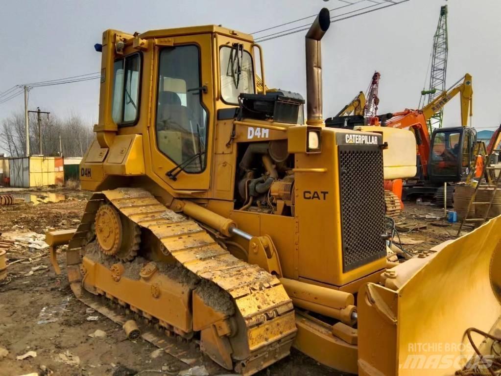 CAT D4H Crawler dozers