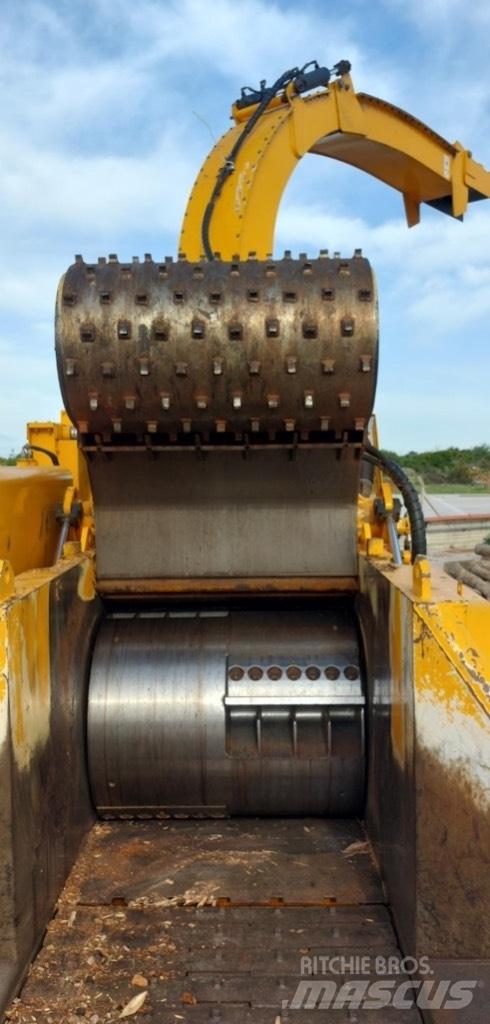 CBI Chipmax 484VR Wood chippers