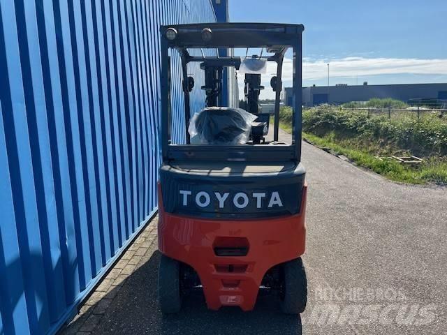 Toyota Traigo 80 Electric forklift trucks