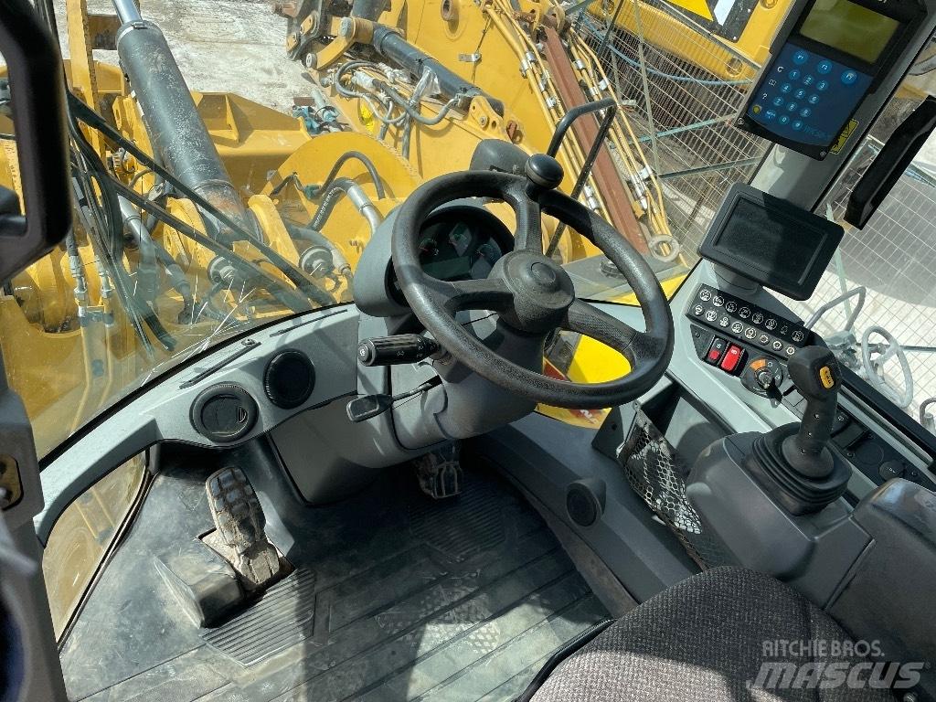 CAT 926M Wheel loaders