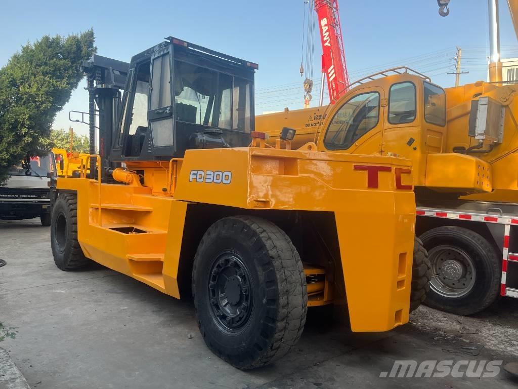 TCM FD 30 Diesel trucks