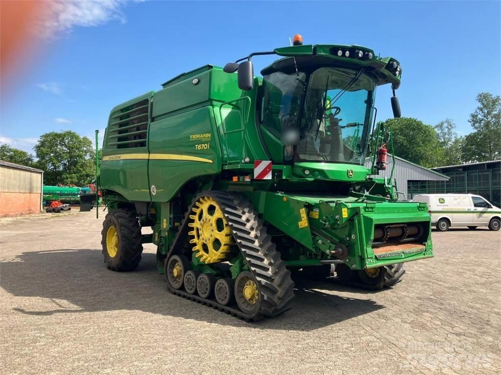 John Deere T670 Combine harvesters