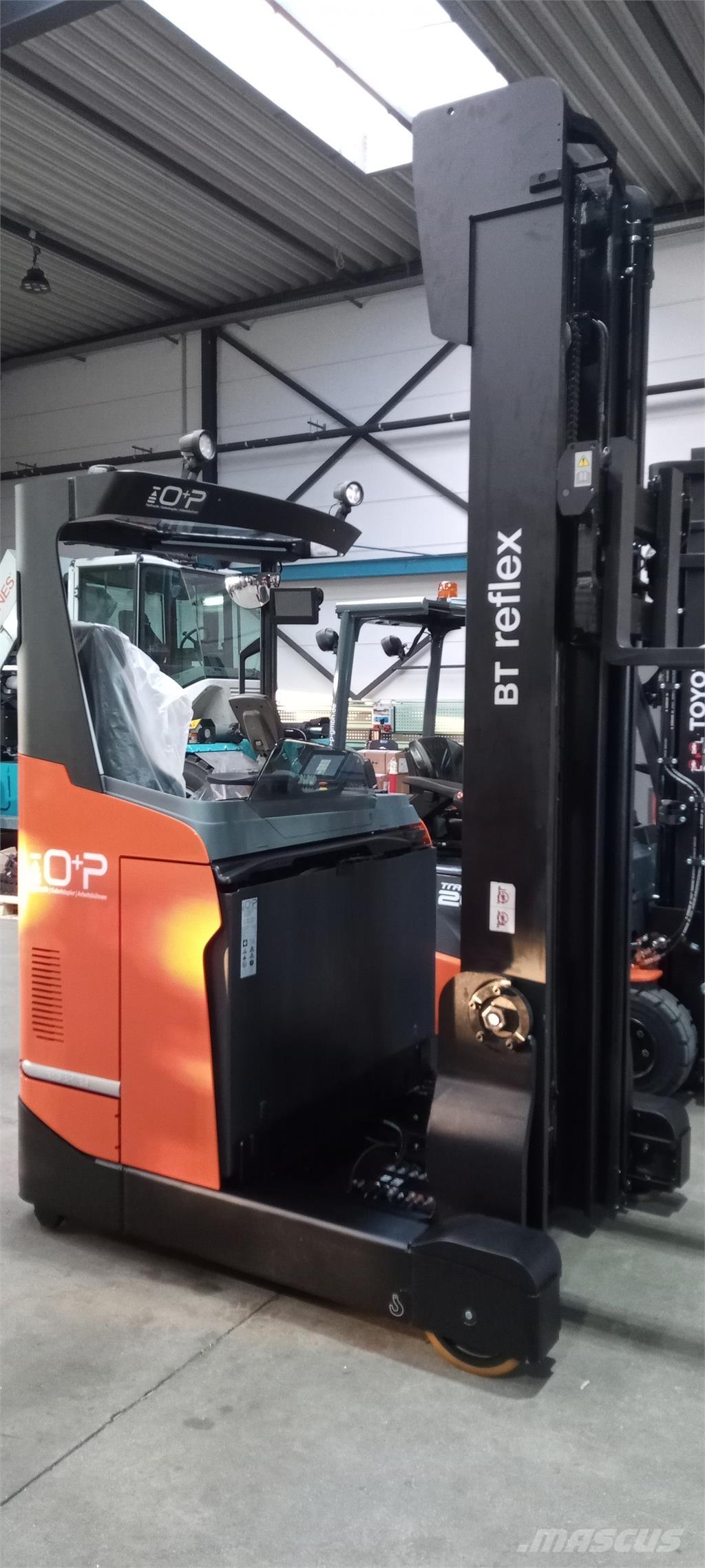 Toyota RRE 160H Reach truck