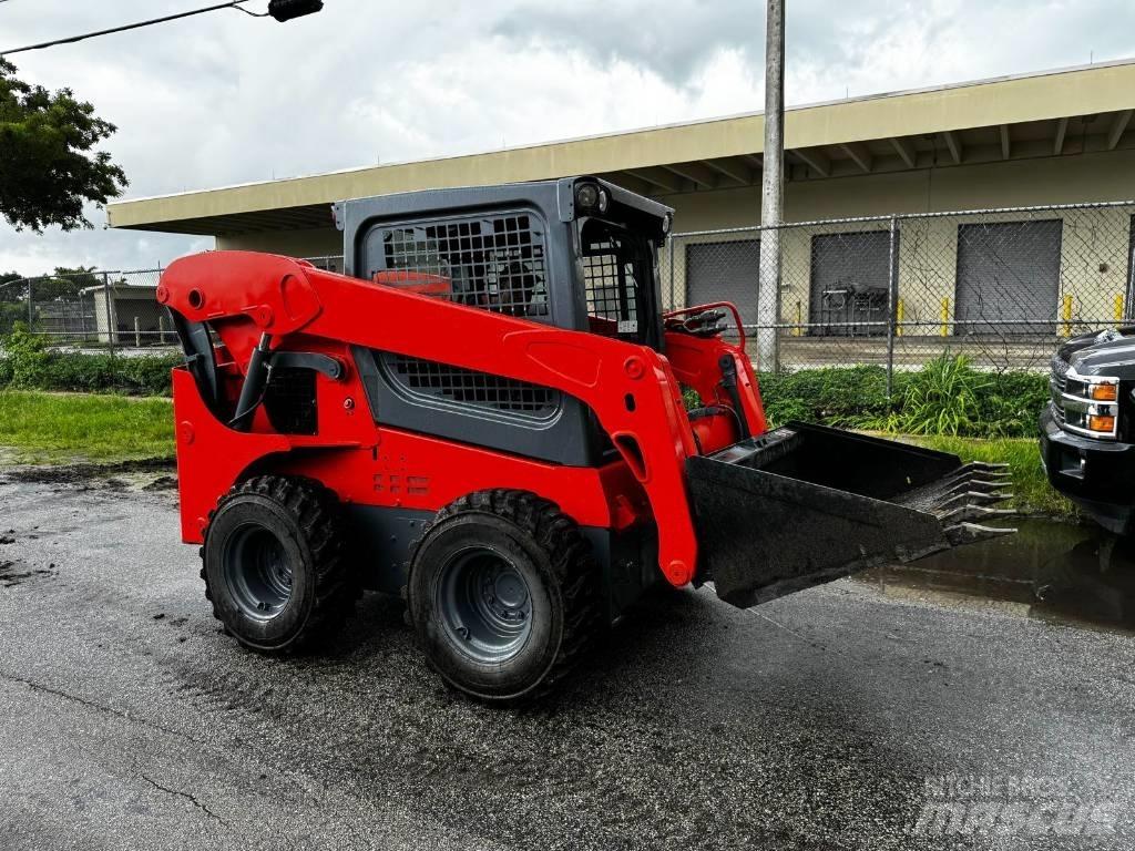 Kubota SSV 75 Skid steer loaders