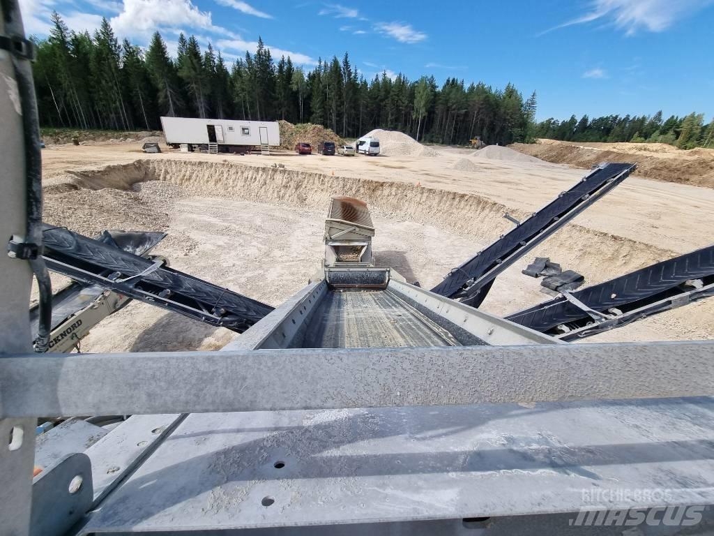 Metso ST 4.8 Mobile screeners
