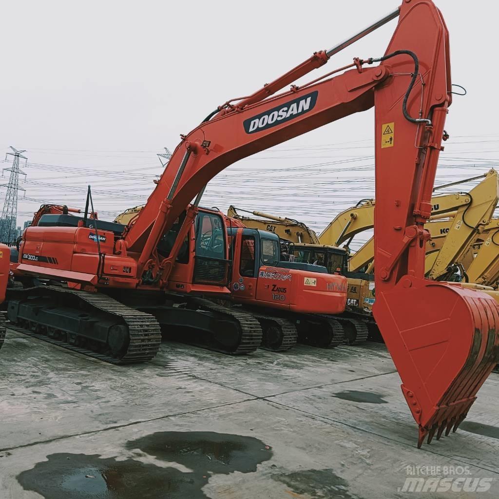 Doosan DX 300 LC Crawler excavators