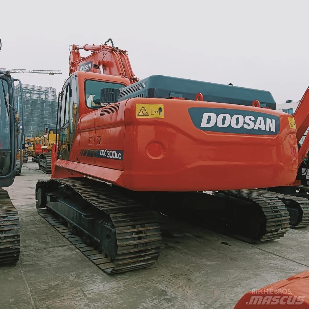 Doosan DX 300 LC Crawler excavators