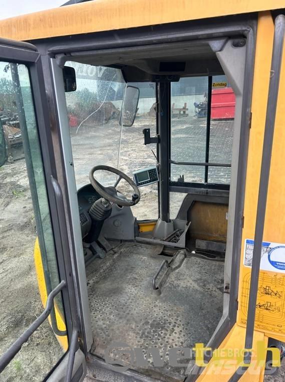 Volvo Cab Cabins and interior